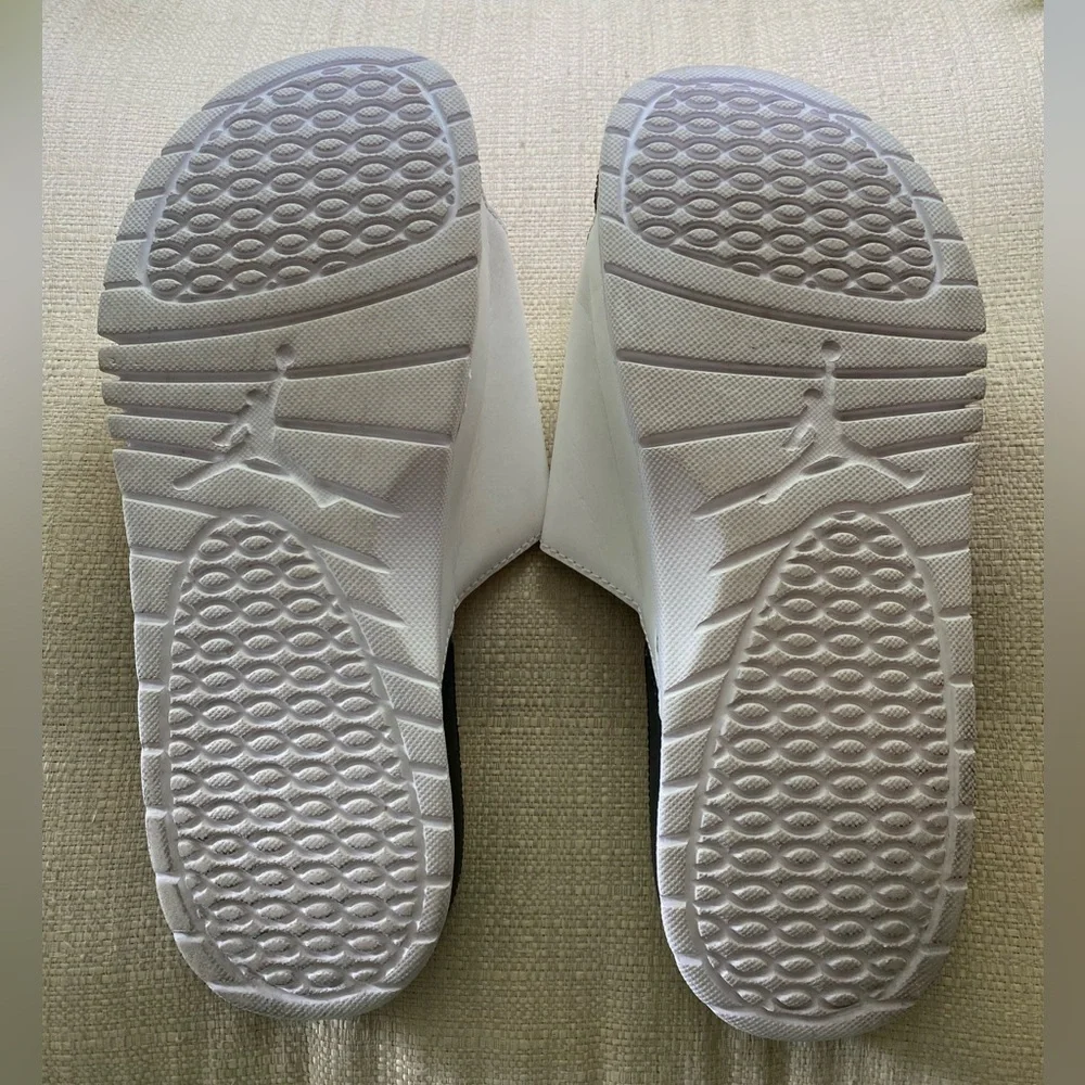 Rare Jordan Hydro V Retro Slides White/Fire Red-Black Size 10